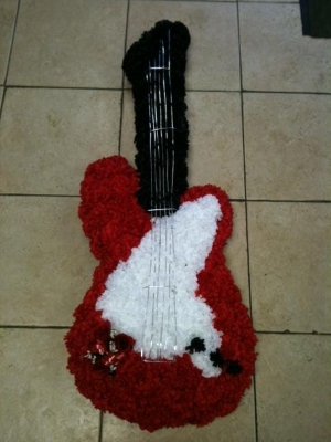 Guitar Silk flowers